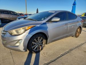 Hyundai Elantra SE 1.8L 4 2015