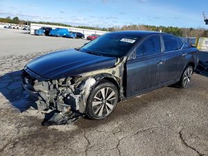 Nissan Altima SV 2.5L 4 2021