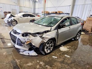Ford Focus SE 2.0L 4 2014