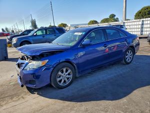 Toyota Camry BASE 2.5L 4 2011