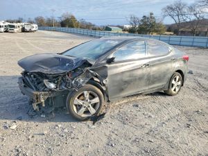 Hyundai Elantra GLS 1.8L 4 2013