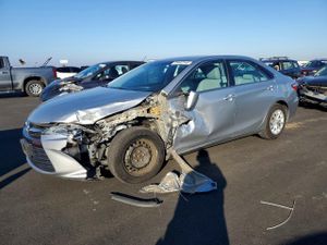 Toyota Camry LE 2.5L 4 2015