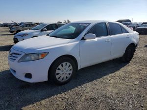 Toyota Camry BASE 2.5L 4 2011