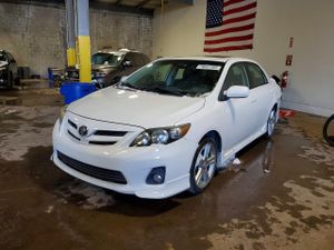 Toyota Corolla BASE 1.8L 4 2013