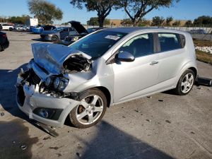 Chevrolet Aveo (Sonic) LTZ 1.4L 4 2015