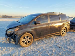 Toyota Sienna SPORT 3.5L 6 2015