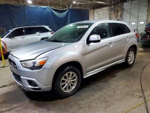 Mitsubishi Outlander ES 2.0L 4 2011