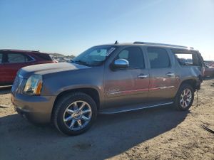GMC Yukon DENALI 6.2L 8 2012