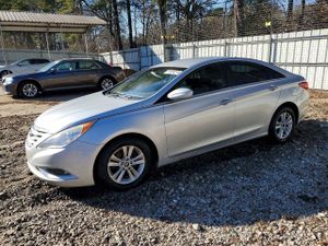 Hyundai Sonata GLS 2.4L 4 2013
