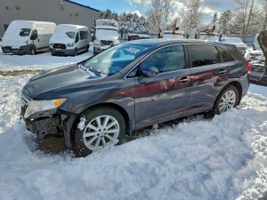 Toyota Venza LE 2.7L 4 2012