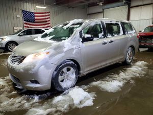 Toyota Sienna 3.5L 6 2015