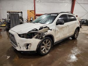 Mitsubishi Outlander LE 2.0L 4 2013