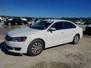 Volkswagen Passat S 1.8L 4 2014