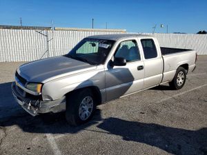 Chevrolet Silverado 1500 C1500 4.8L 8 2005