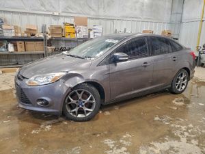 Ford Focus SE 2.0L 4 2013