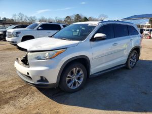 Toyota Highlander XLE 3.5L 6 2015