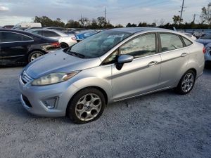 Ford Festiva TITANIUM 1.6L 4 2013