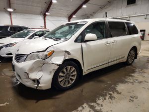 Toyota Sienna XLE 3.5L 6 2015