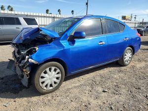 Nissan Versa S 1.6L 4 2014