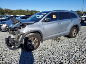 Toyota Highlander XLE 3.5L 6 2015