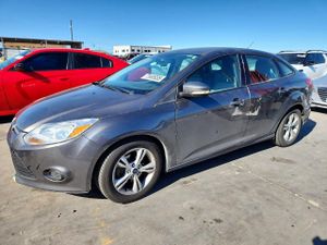 Ford Focus SE 2.0L 4 2014