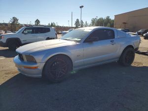 Ford Mustang GT 4.6L 8 2005