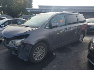 Toyota Sienna 3.5L 6 2011