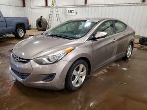 Hyundai Elantra GLS 1.8L 4 2013