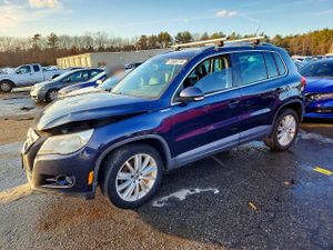 Volkswagen Tiguan S 2.0L 4 2011