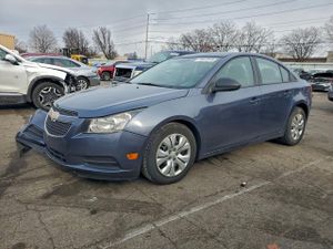 Chevrolet Cruze LS 1.8L 4 2013