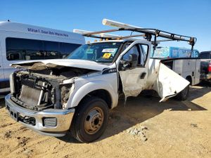 Ford F-350 SUPER DUTY 6.2L 8 2015