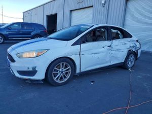 Ford Focus SE 2.0L 4 2015
