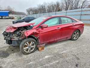 Hyundai Sonata SE 2.4L 4 2013