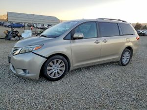 Toyota Sienna XLE 3.5L 6 2015