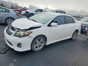 Toyota Corolla BASE 1.8L 4 2011