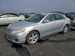 Toyota Camry BASE 2.5L 4 2011