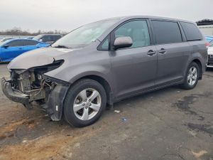 Toyota Sienna BASE 2.7L 4 2011