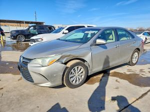 Toyota Camry LE 2.5L 4 2015