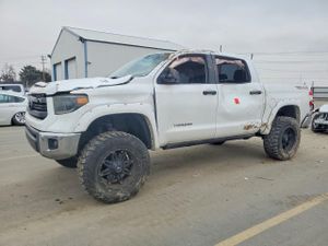 Toyota Tundra CREWMAX SR5 5.7L 8 2015