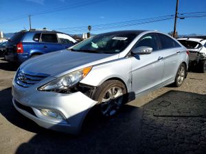 Hyundai Sonata SE 2.4L 4 2013