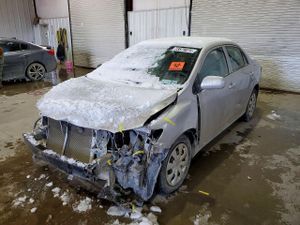 Toyota Corolla BASE 1.8L 4 2010