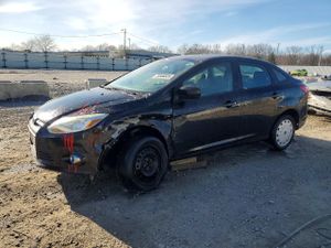 Ford Focus SE 2.0L 4 2012