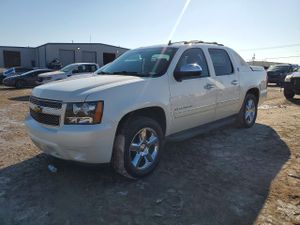 Chevrolet Avalanche LTZ 5.3L 8 2013