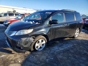 Toyota Sienna LE 3.5L 6 2011