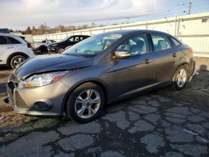 Ford Focus SE 2.0L 4 2014