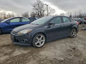 Ford Focus TITANIUM 2.0L 4 2013
