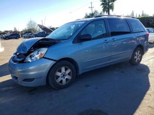 Toyota Sienna CE 3.5L 6 2008