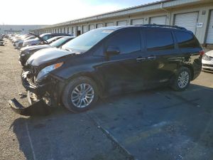 Toyota Sienna XLE 3.5L 6 2015