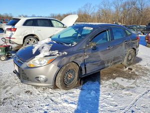 Ford Focus SE 2.0L 4 2012