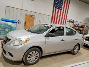 Nissan Versa S 1.6L 4 2014
